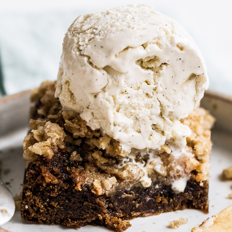 Apple Crisp Cookie Bars